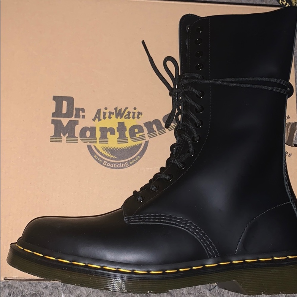New Dr. Marten hightop boots 👢